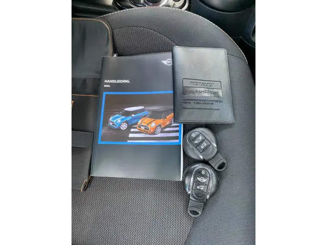 MINI Cooper Mini 1.5 / Navi / Cruise / Nap 2017 Benzine 18