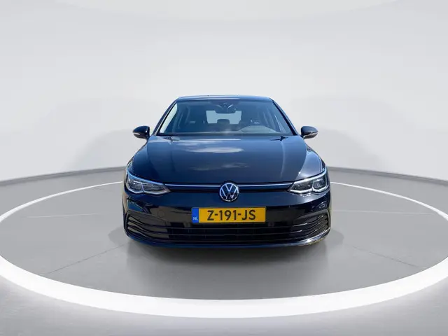 Volkswagen Golf 1.0 eTSI 110pk DSG Life 2024 Benzine 8