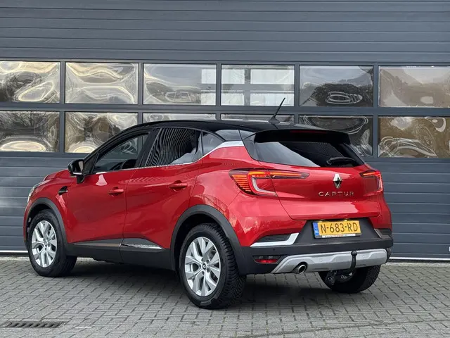 Renault Captur 1.3 TCE 140 INTENS 2021 Benzine 18