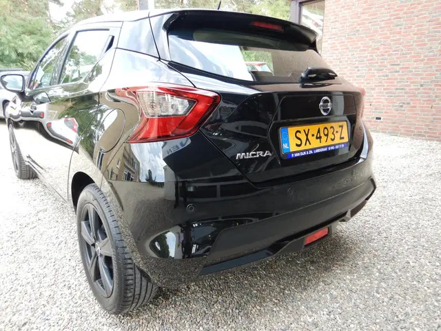 Nissan Micra 1.0L Acenta Connect Pack 2018 Benzine 9