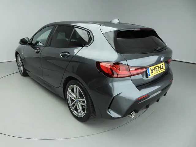 BMW 1 Serie 5-deurs 118i 2021 Benzine 33
