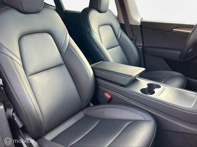 Tesla Model Y Performance AWD 75 kWh 2022 Elektrisch 7