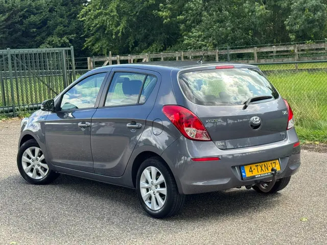 Hyundai i20 1.2i i-Deal /Trekhaak/Airco/ 2015 Benzine 7