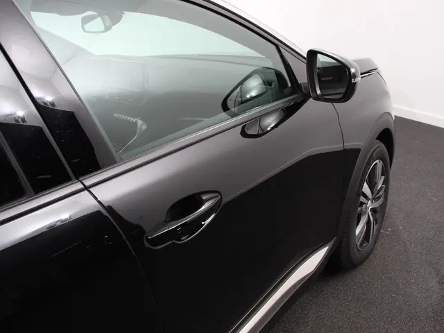 Peugeot 3008 1.2 PureTech Allure 2024 Benzine 32