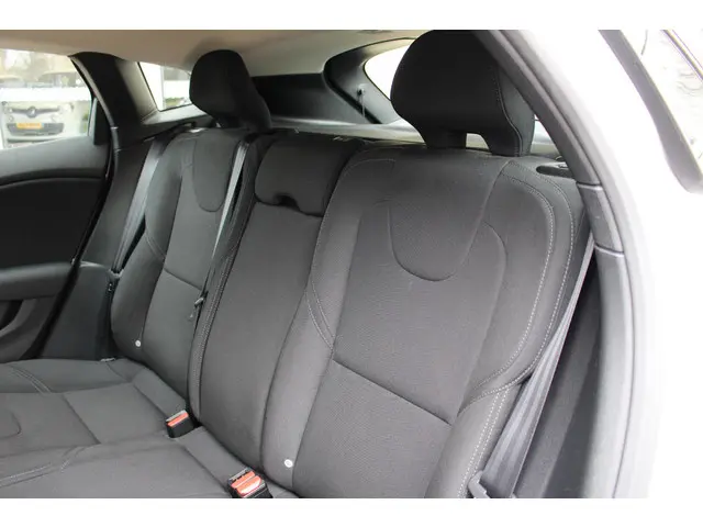 Volvo V40 2.0 T2 Momentum 2018 Benzine 8