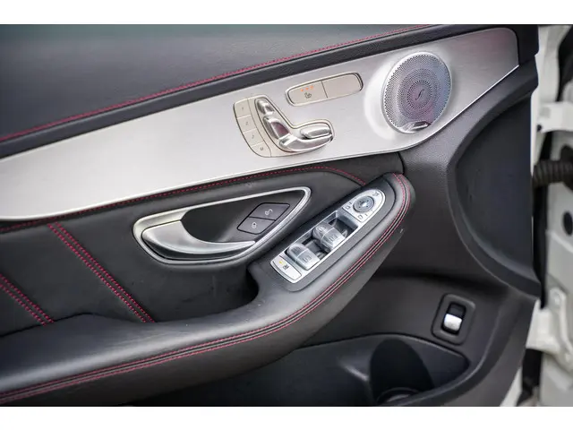 Mercedes-Benz C-Klasse AMG 63 2015 Benzine 14