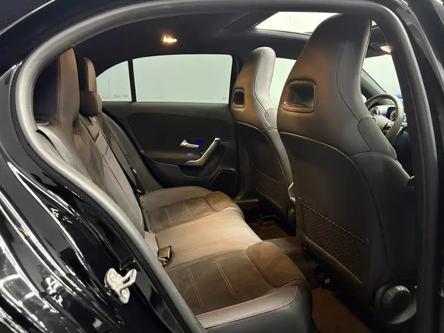 Mercedes-Benz A-Klasse 200 AMG PANO 2024 2024 Benzine 11