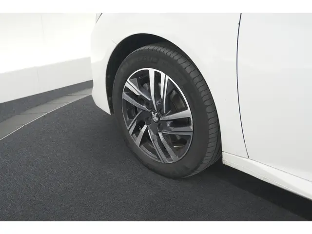 Peugeot 208 PureTech 100 Allure 2022 Benzine 15