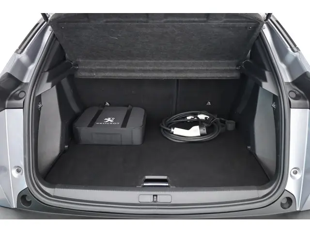 Peugeot e-2008 EV Allure 50 kWh 2021 Elektrisch 23