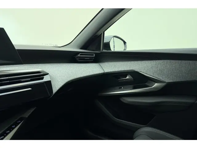 Peugeot e-5008 Allure Avantage 73 kWh 2025 Elektrisch 29