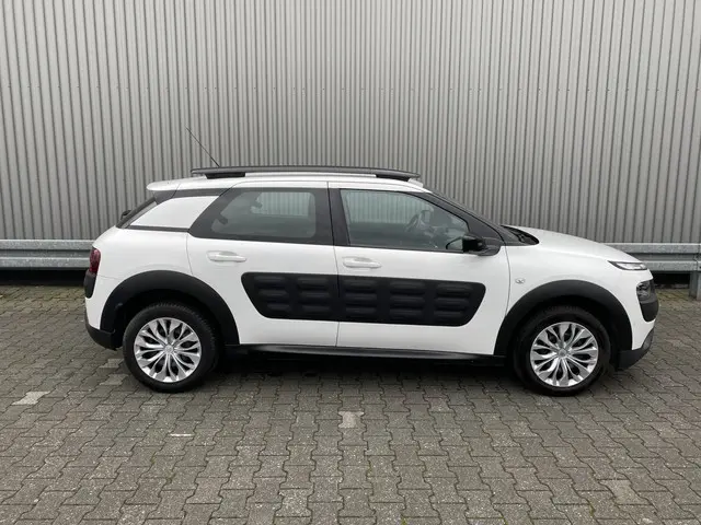 Citroën C4 Cactus 1.2 PureTech Business 2015 Benzine 10