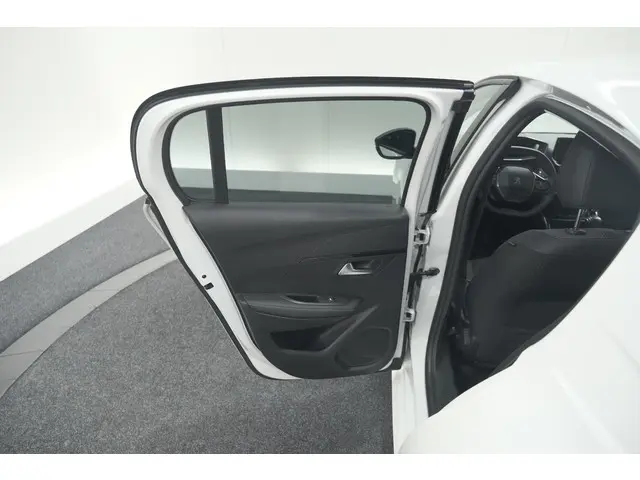 Peugeot 208 PureTech 100 EAT8 Allure Pack 2022 Benzine 63