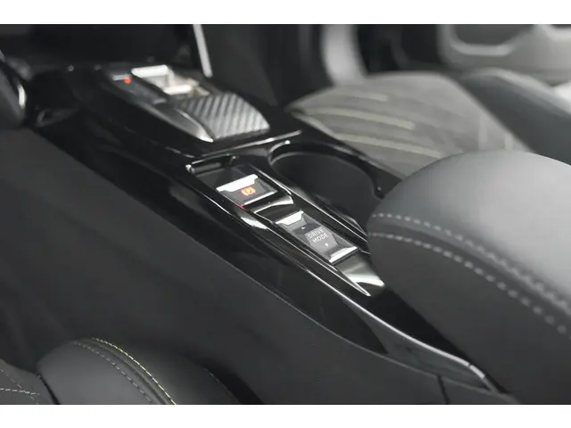 Peugeot 2008 PureTech 130 EAT8 GT 2024 Benzine 47