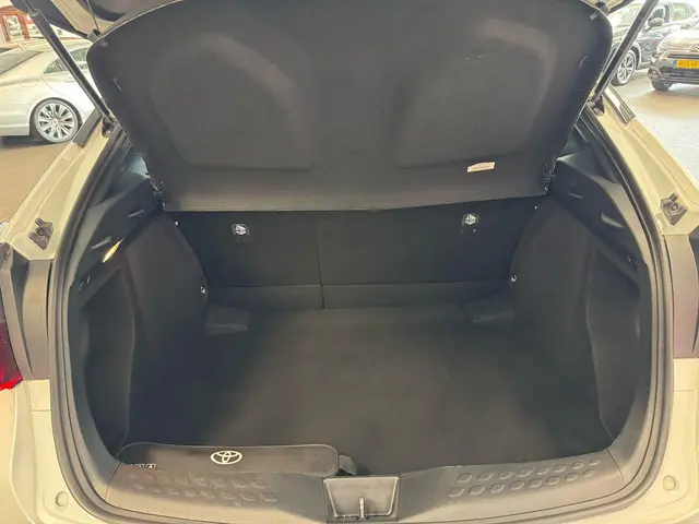 Toyota C-HR 1.8 Hybrid Dynamic 2022 Hybride Benzine 14