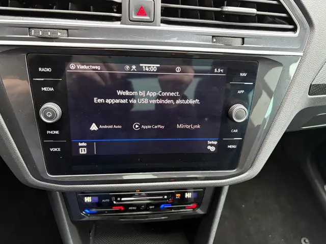 Volkswagen Tiguan 1.5 TSI R-Line Pano 2022 Benzine 41