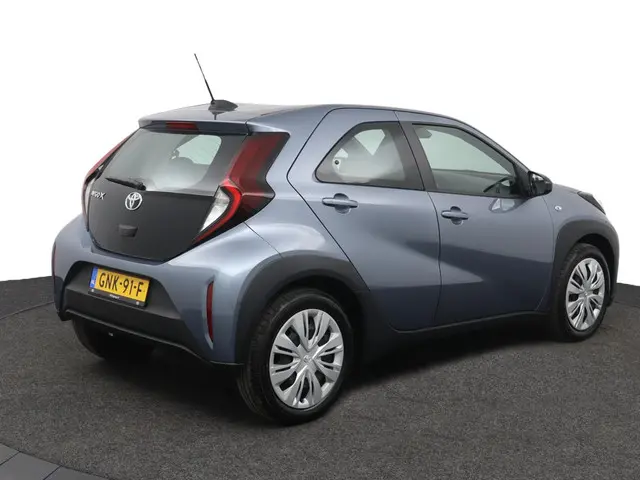Toyota Aygo X 1.0 VVT-i MT Play 2024 Benzine 2