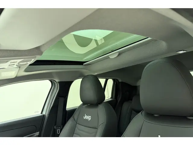 Jeep Avenger 1.2 e-Hybrid Summit 2025 Hybride Benzine 19