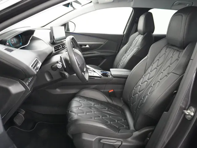 Peugeot 3008 1.6 HYbrid 225 Allure 2021 Benzine 19