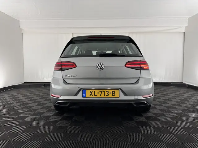 Volkswagen e-Golf {SOH-91%} 2019 Elektrisch 5