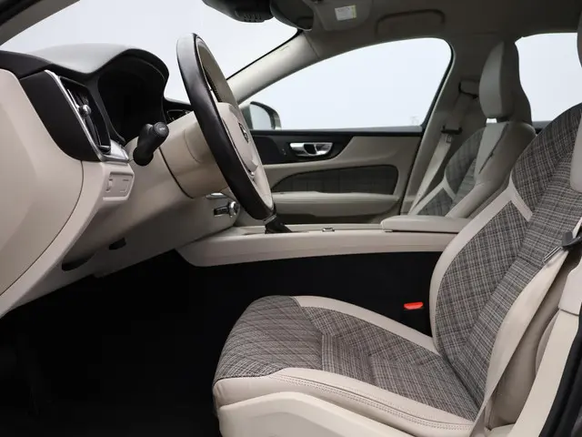 Volvo V60 2.0 T4 Momentum Pro 2020 Benzine 7