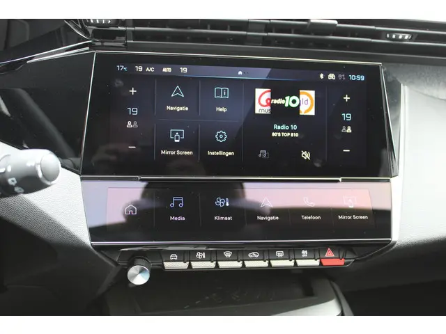 Peugeot 308 SW 1.2 Hybrid 136 e-DCS6 Allure 2024 Benzine 15