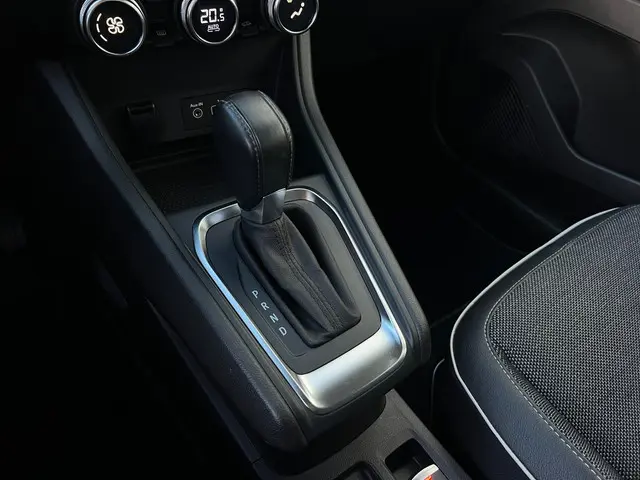 Renault Captur 1.3 TCe 140 EDC Intens 2022 Benzine 18