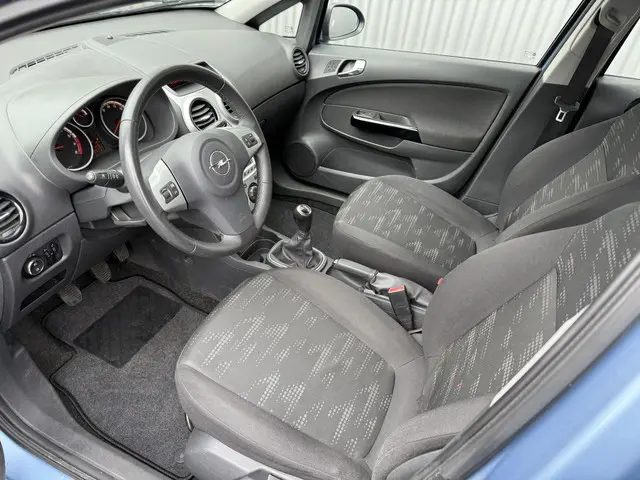 Opel Corsa 1.2-16V Berlin 2013 Benzine 3