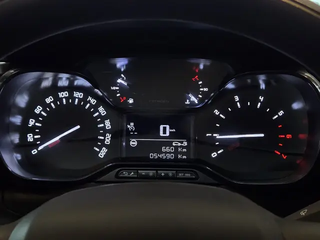 Citroën C3 1.2 PureTech C-Series / Carplay 2023 Benzine 23