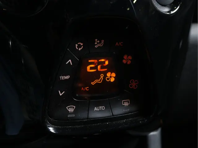 Toyota Aygo 1.0 VVT-i x-JBL 2022 Benzine 19