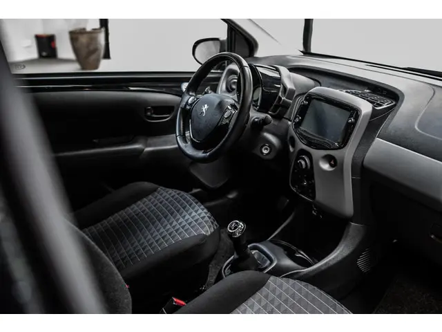 Peugeot 108 1.0 e-VTi Active 2021 Benzine 5