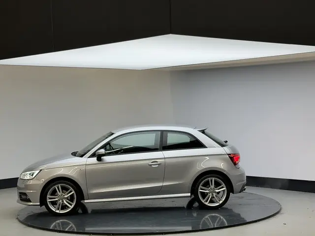Audi A1 1.0 TFSI Adrenalin 2017 Benzine 13