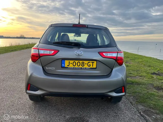 Toyota Yaris 1.5 VVT-i Bi-Tone 2017 Benzine 5