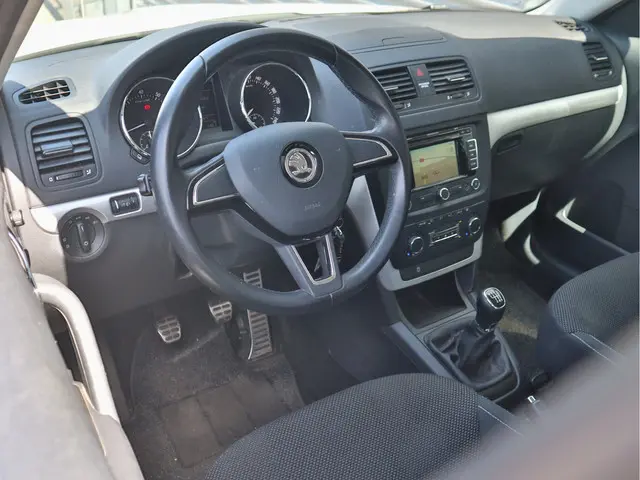 Škoda Yeti Outdoor 1.2 TSI Ambition 2014 Benzine 15