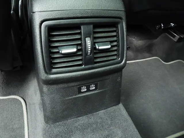 BMW X1 sDrive18i 2022 Benzine 33