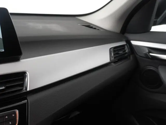 BMW X1 xDrive25e 2022 Hybride Benzine 22