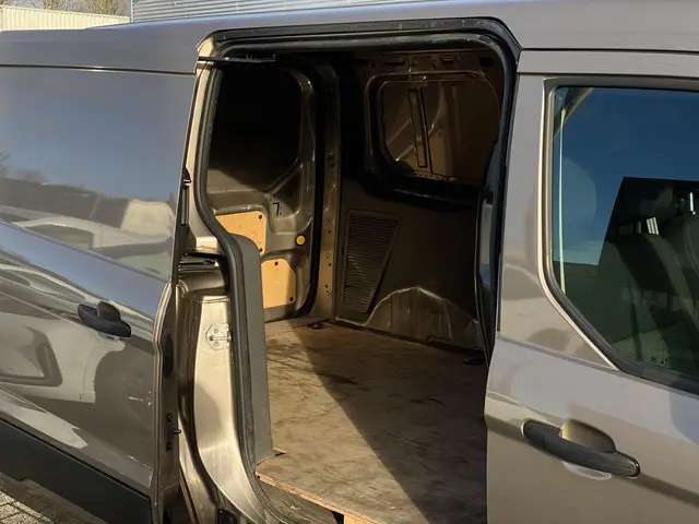 Ford Transit Connect 1.5 EcoBlue L2 Limited 2020 Diesel 13