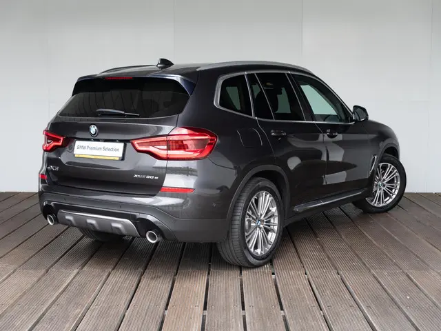 BMW X3 xDrive30e 2021 Hybride Benzine 2