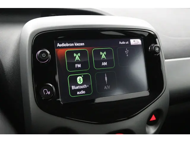 Toyota Aygo 1.0 VVT-i x-cite 2019 Benzine 8