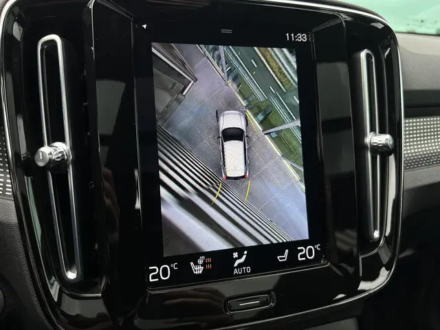 Volvo XC40 1.5 T2 R-Design 2022 Benzine 24