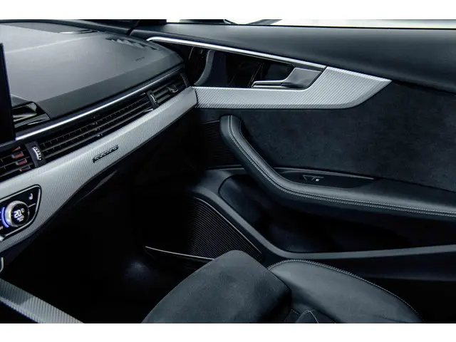 Audi RS4 Urban 2021 Benzine 48