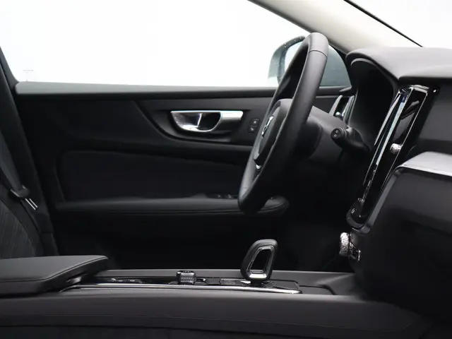 Volvo V60 B4 197PK Essential Edition 2026 Benzine 16