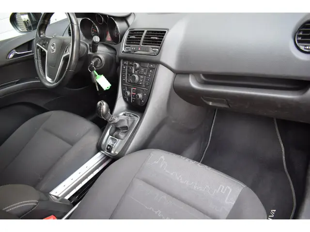 Opel Meriva 1.4 Berlin 2014 Benzine 9