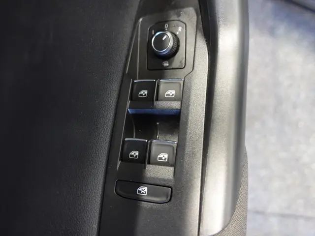 Volkswagen Polo 1.0 TSI Highline DSG-7 Aut. 2021 Benzine 9