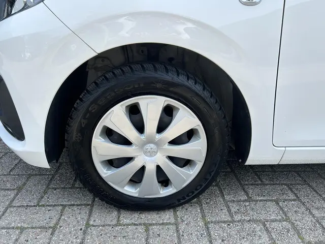 Peugeot 108 1.0 e-VTi Active 2019 Benzine 29