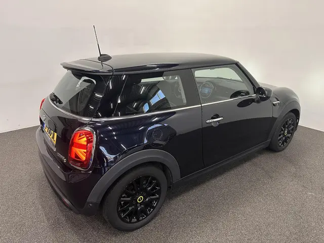 MINI Electric Mini Yours 33 kWh 136 pk 2022 Elektrisch 13