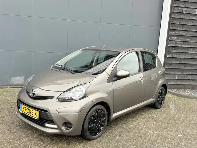Toyota Aygo 1.0 VVT-i Aspiration Automaat 2013 Benzine 5