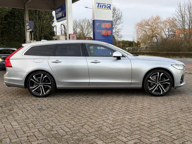 Volvo V90 2.0 T8 AWD R-Design 2018 Hybride Benzine 12
