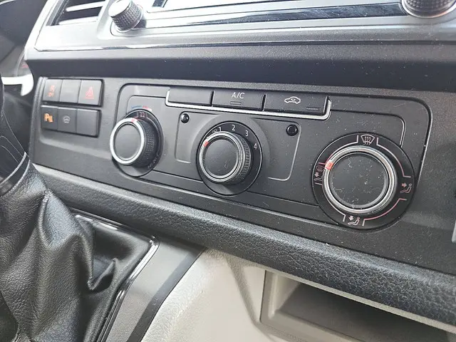 Volkswagen Transporter 2.0 TDI 2019 Diesel 11