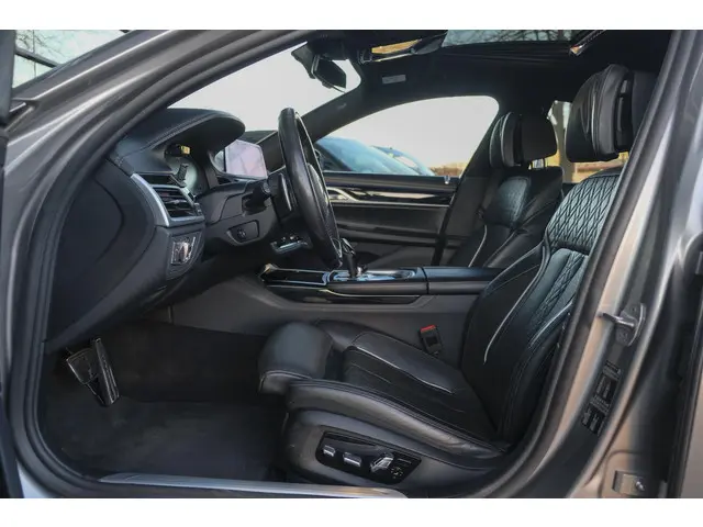 BMW 7 Serie 730d M-sport 265pk 2019 Diesel 10