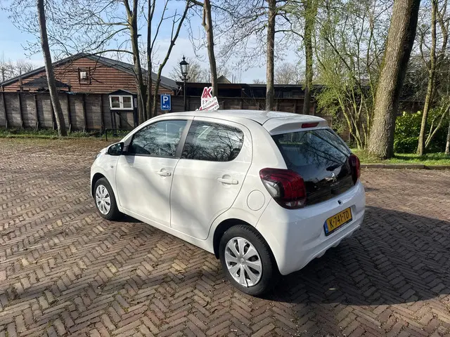Peugeot 108 1.0 e-VTi Active 2021 Benzine 4